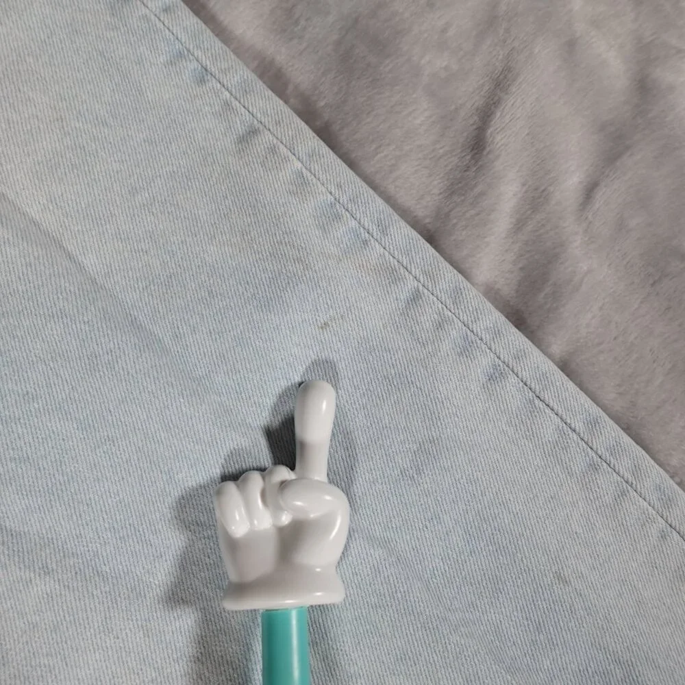 Vintage Levis 550 Relaxed Tapered Leg Jeans Mens 36x36 (Fits 34x35) Flaws READ! - Picture 3 of 16